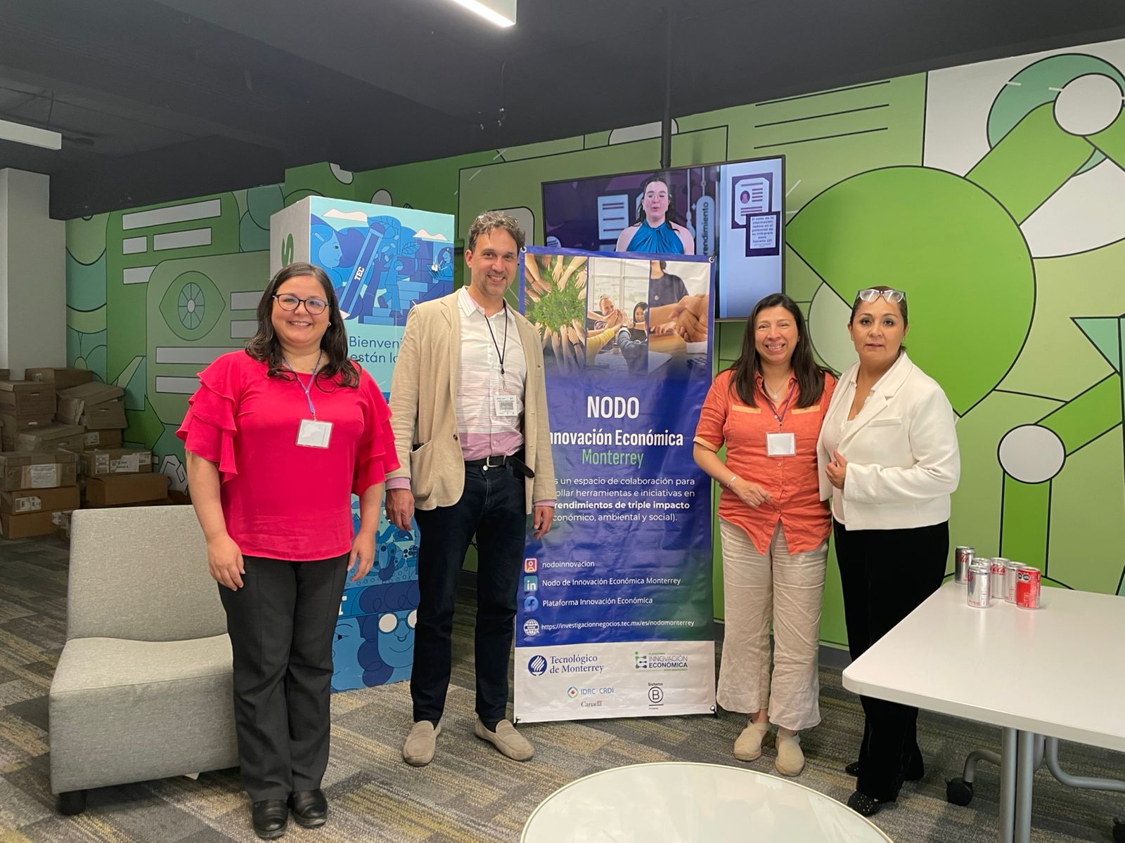 Equipo del Nodo de Innovación Económica Monterrey en Congreso de Liderazgo Humanista