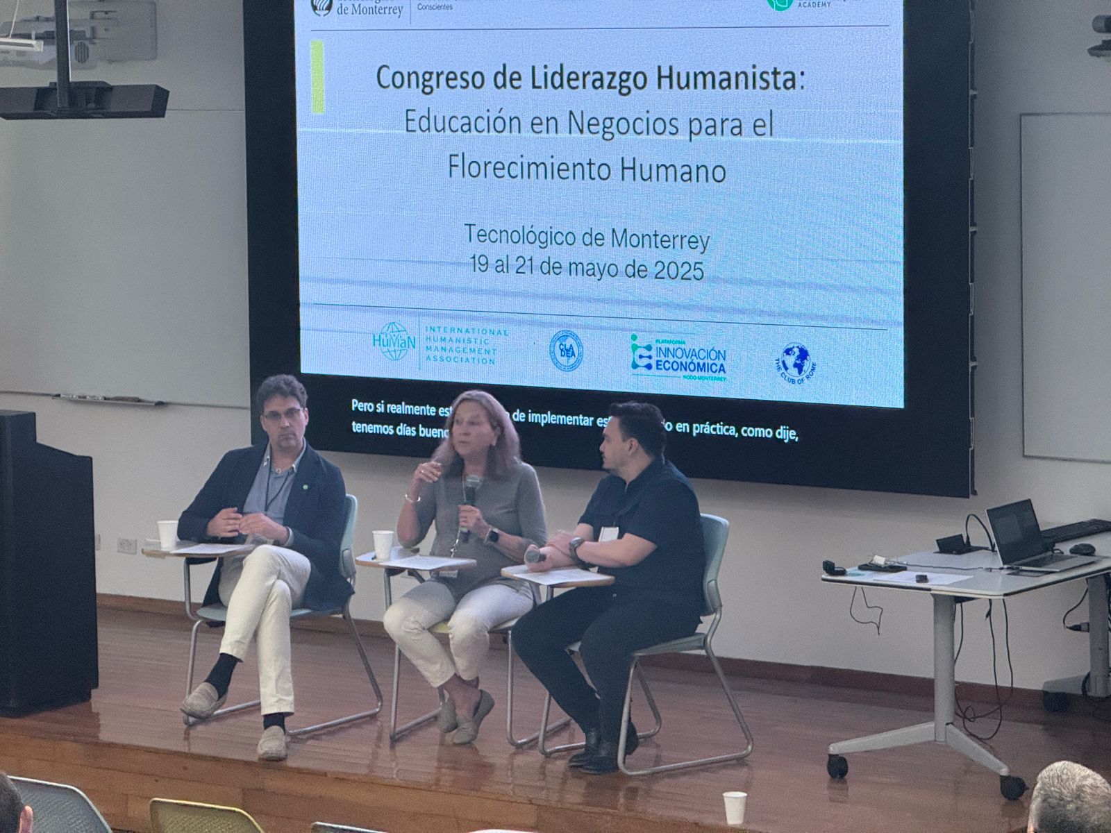 Panelistas de Harvard en el Congreso de Liderazgo Humanista